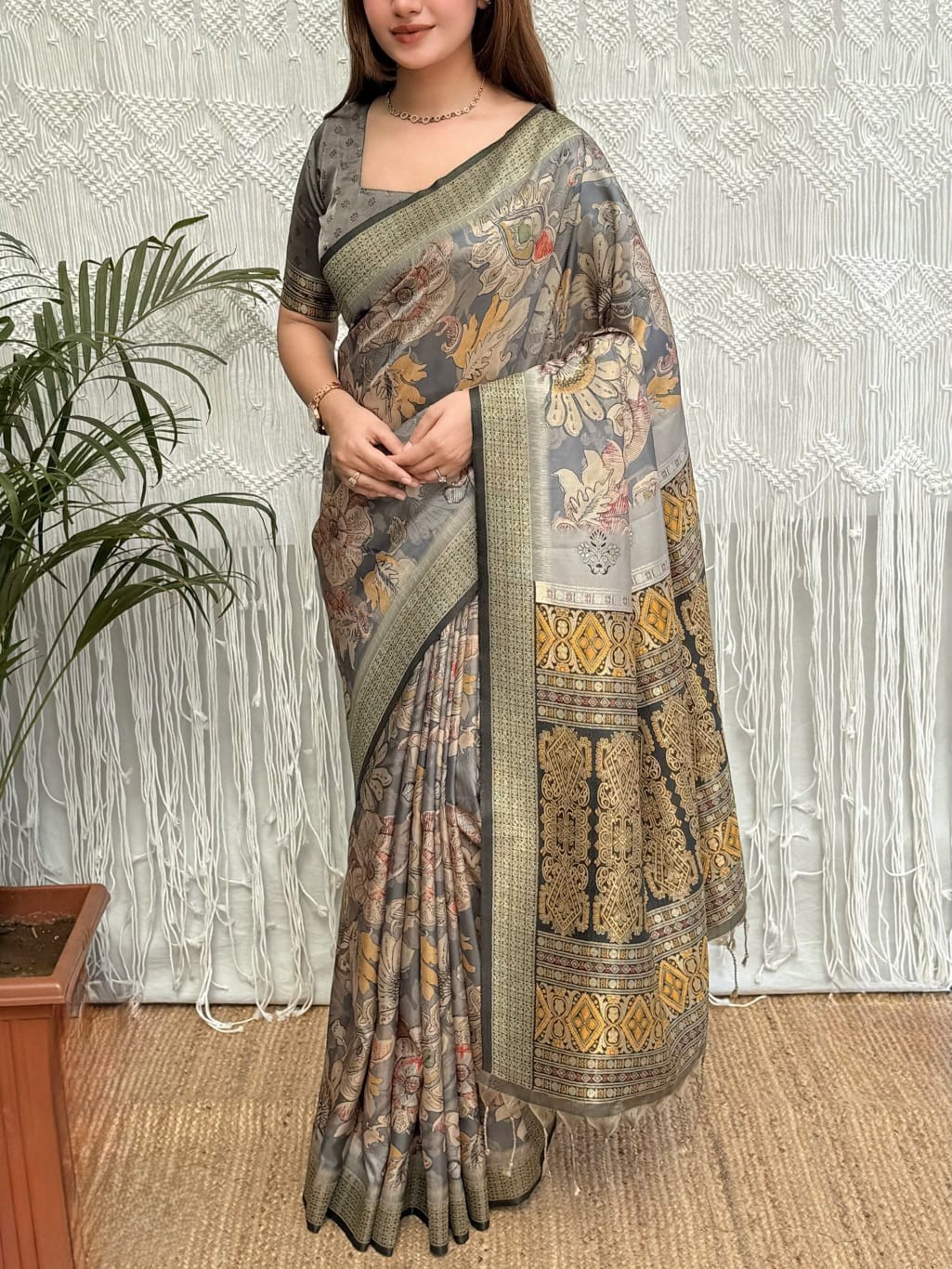 Vaishali Viscose Silk Jacquard Minakari & Zari Weaving Saree